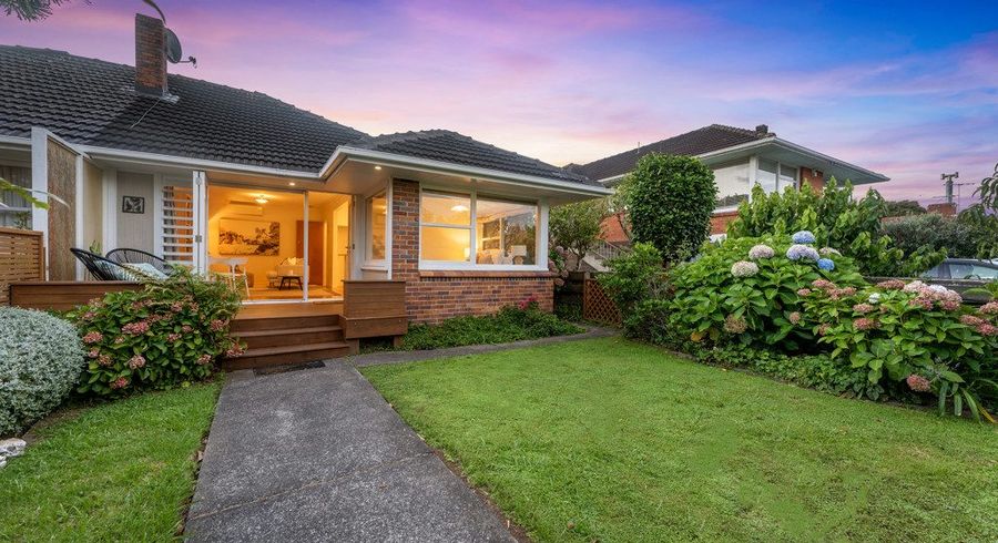  at 1/5 Dudding Avenue, Northcote, North Shore City, Auckland