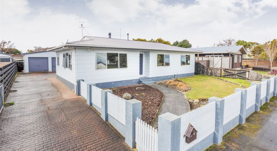  at 27 Rosedale Crescent, Cloverlea, Palmerston North