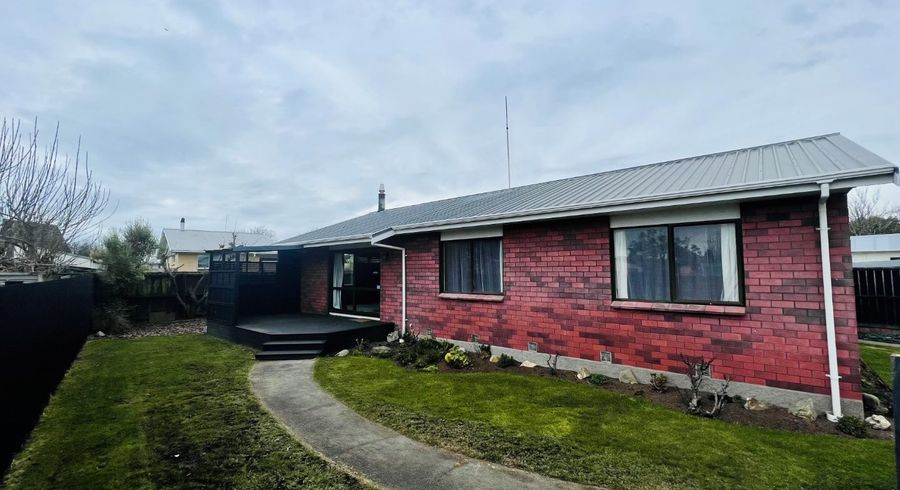  at 2/25 Inwoods Road, Parklands, Christchurch