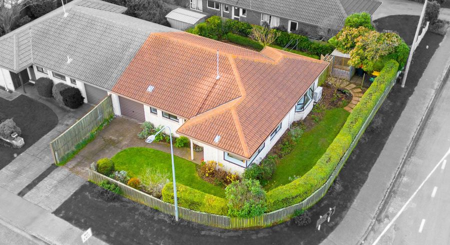  at 1/2 Thornhill Place, Sockburn, Christchurch
