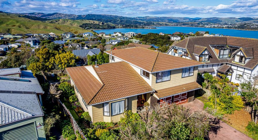  at 8 Tregony Place, Camborne, Porirua, Wellington