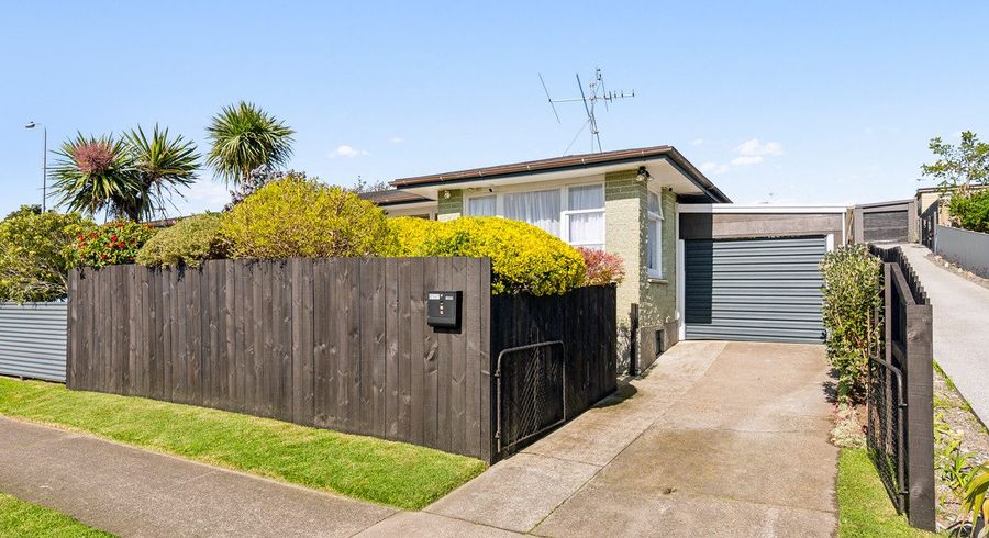  at 2 Anthony Grove, Paraparaumu Beach, Paraparaumu