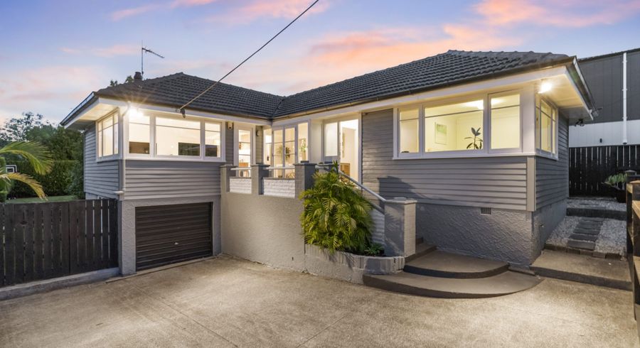  at 1/107 Beach Haven Road, Beach Haven, Auckland