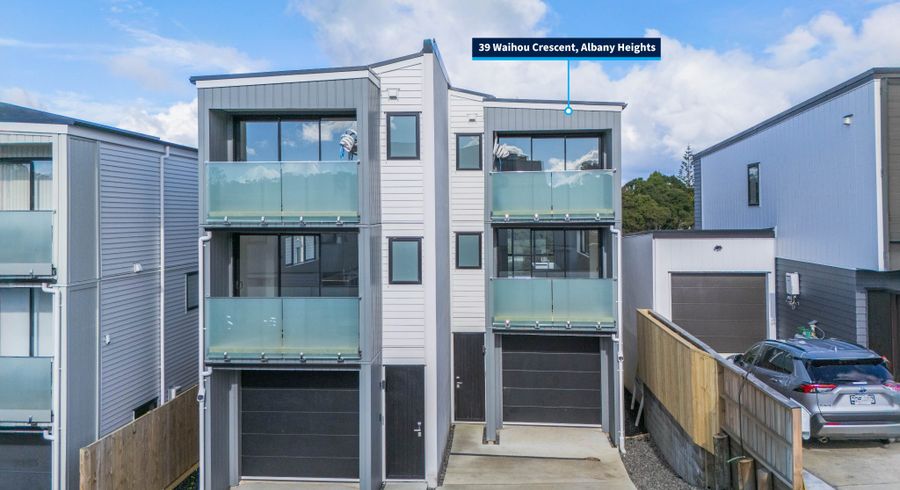  at 39 Waihou Crescent, Albany, North Shore City, Auckland