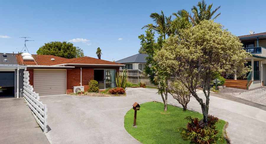  at 8B Levaut Place, Half Moon Bay, Auckland