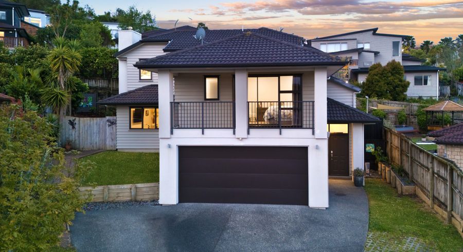  at 10 Finsbury Place, Henderson, Auckland