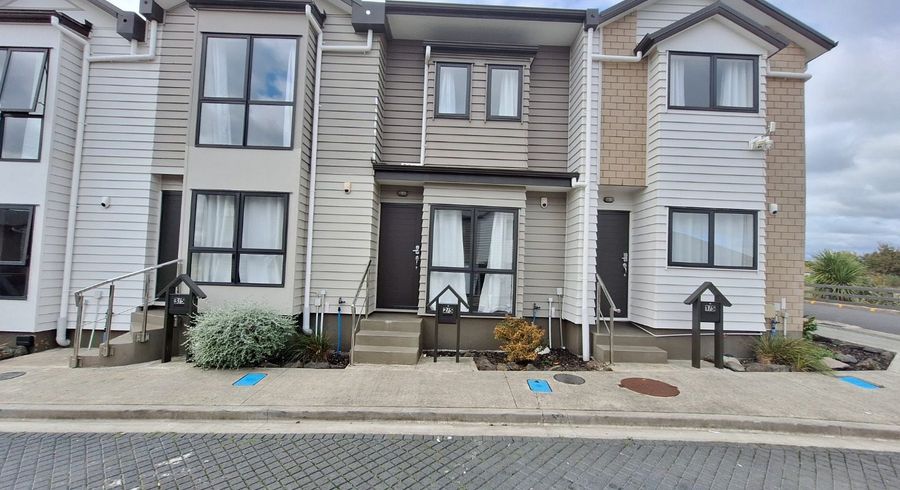  at 2/5 Wallson Crescent, Wiri, Manukau City, Auckland
