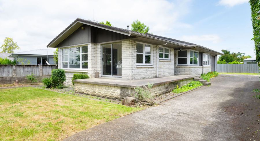  at 23 Joanna Place, Deanwell, Hamilton