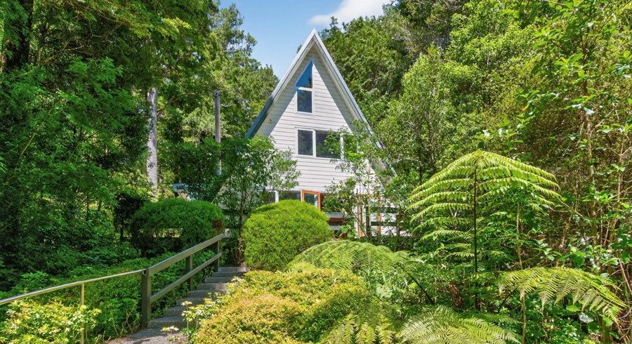  at 8 Tiniroa Grove, Silverstream, Upper Hutt, Wellington