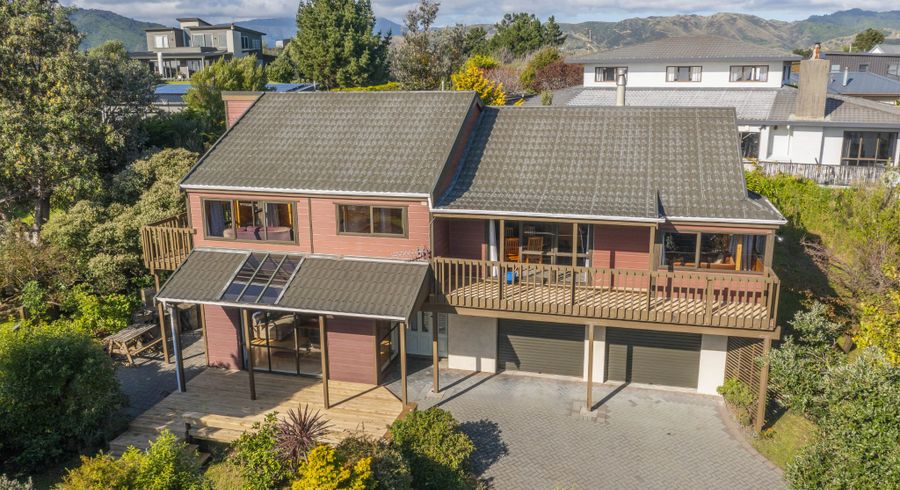  at 6 Frimley Terrace, Waikanae Beach, Waikanae