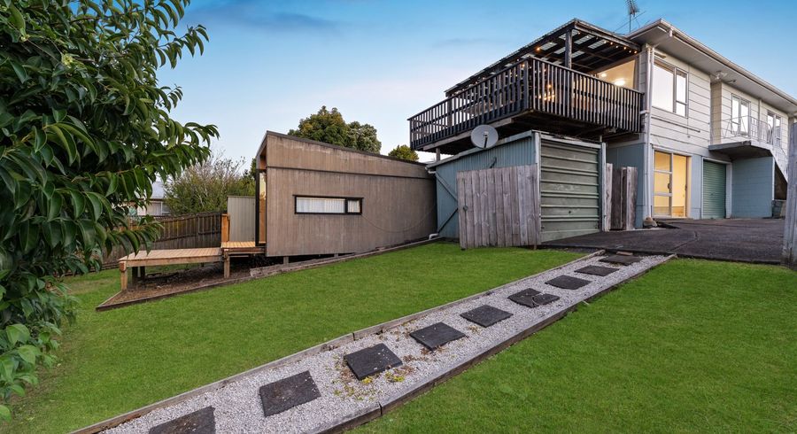  at 2/20 Celeste Place, Totara Vale, North Shore City, Auckland