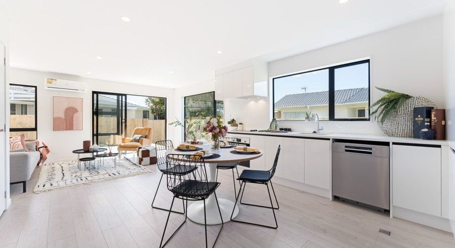  at 18D Larissa Ave, Henderson, Waitakere City, Auckland