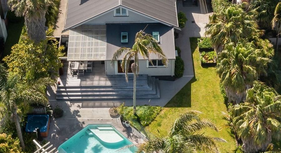  at 2 Bayview Road, Hauraki, Auckland