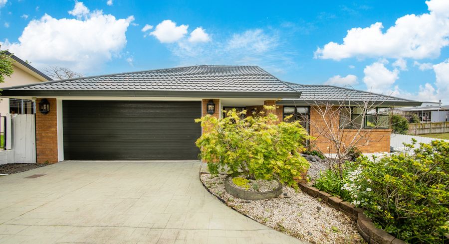  at 75 Kingdale Road, Henderson, Auckland