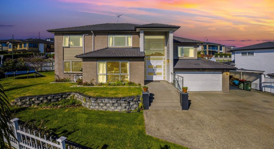  at 11 Henriette Place, The Gardens, Auckland
