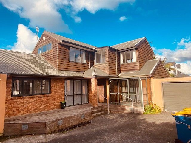  at 2/11 Corunna Road, Milford, North Shore City, Auckland