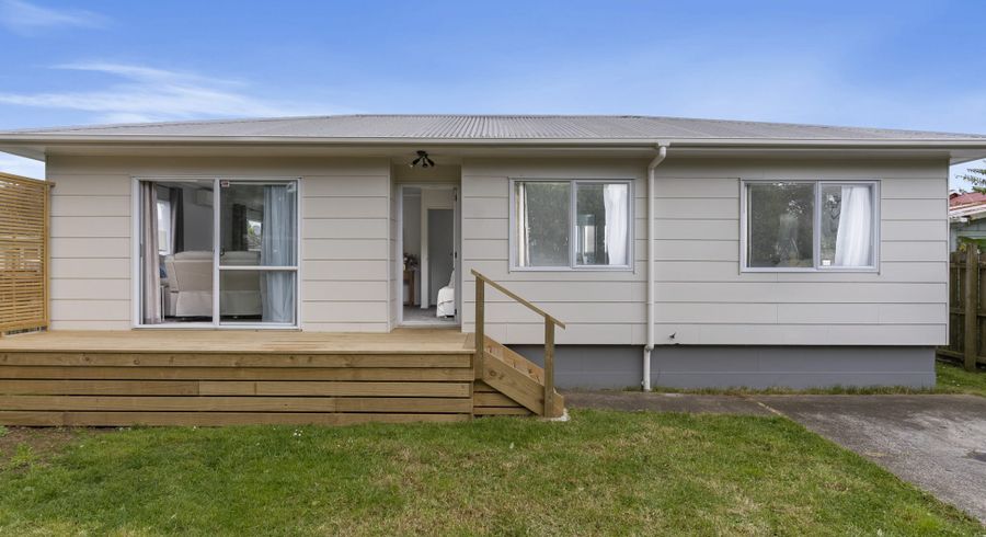  at 2/27 Jutland Road, Hauraki, Auckland