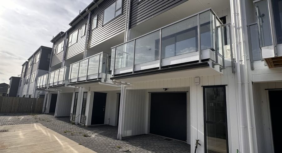  at 2/2A Cambridge Road, Manurewa, Manukau City, Auckland