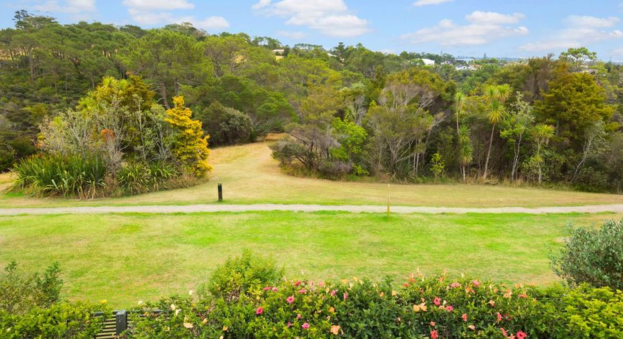  at 3/90 Aberdeen Road, Campbells Bay, Auckland
