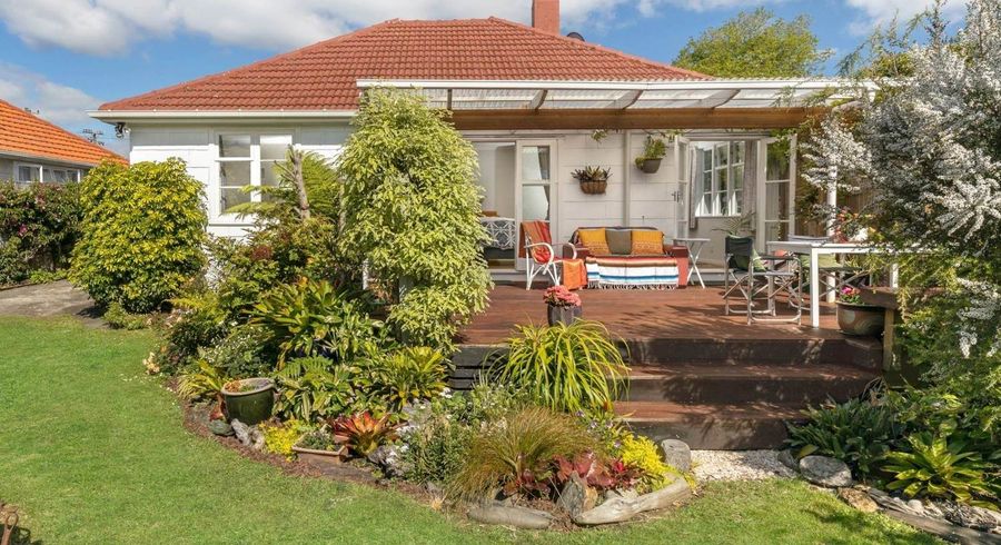  at 10 Benghazi Road, Panmure, Auckland