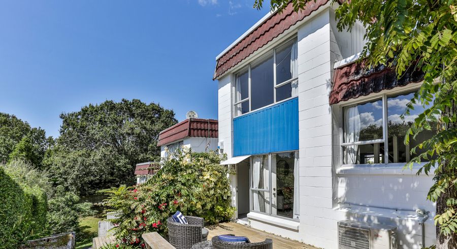  at 1/52 Fruitvale Road, New Lynn, Waitakere City, Auckland