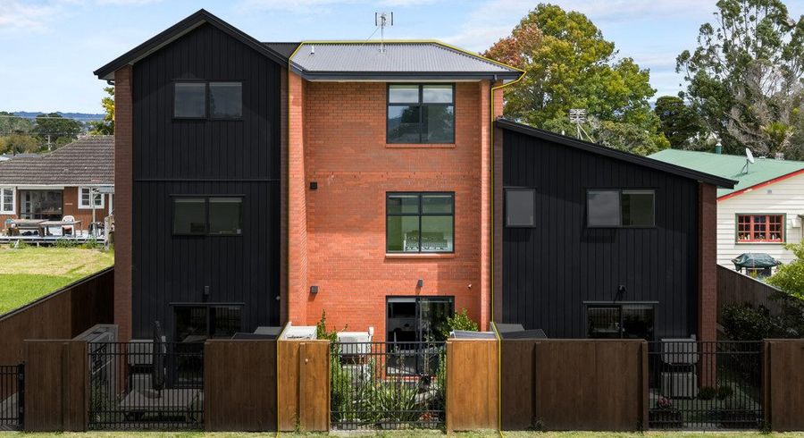  at 10/79 Taikata Road, Te Atatu Peninsula, Waitakere City, Auckland