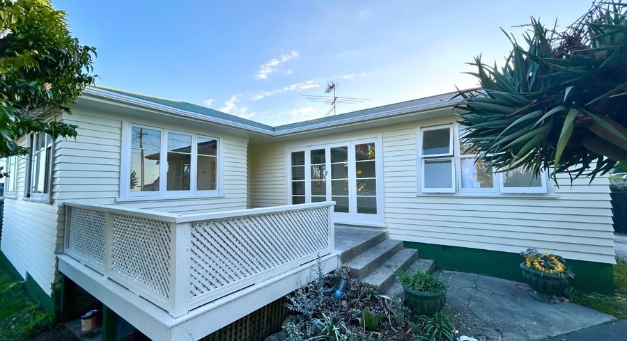  at 399 Richardson Road, Mount Roskill, Auckland City, Auckland