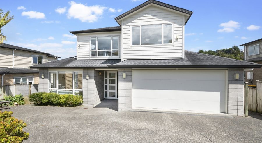  at 42  Travis View Drive, Fairview Heights, North Shore City, Auckland