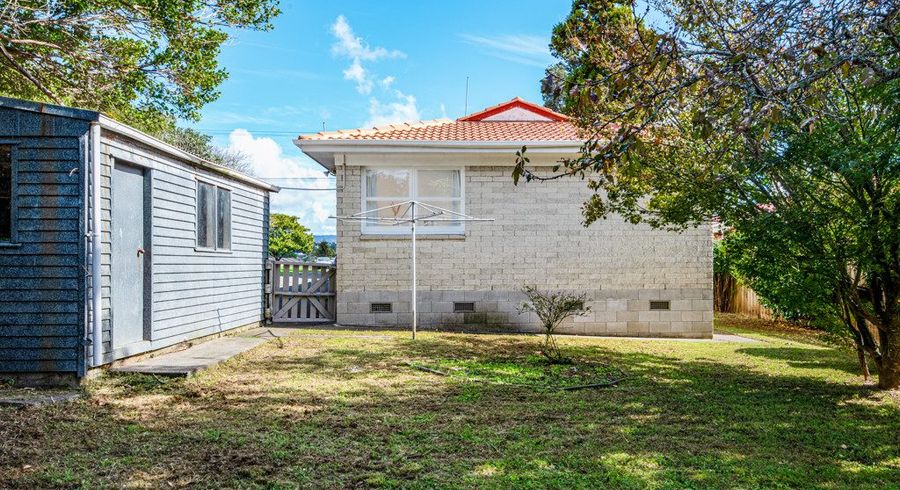  at 2/219 Swanson Road, Henderson, Auckland