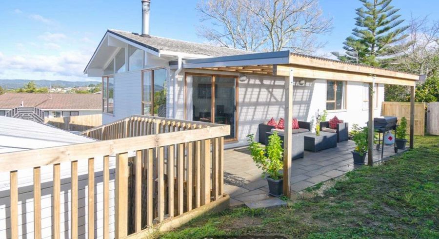 at 19 Crompton Road, Massey, Waitakere City, Auckland