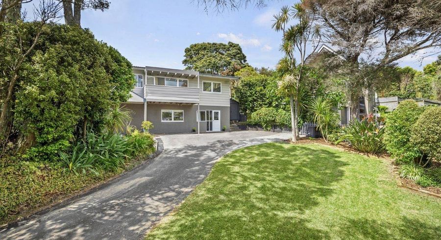  at 2 Lyons Avenue, Murrays Bay, North Shore City, Auckland