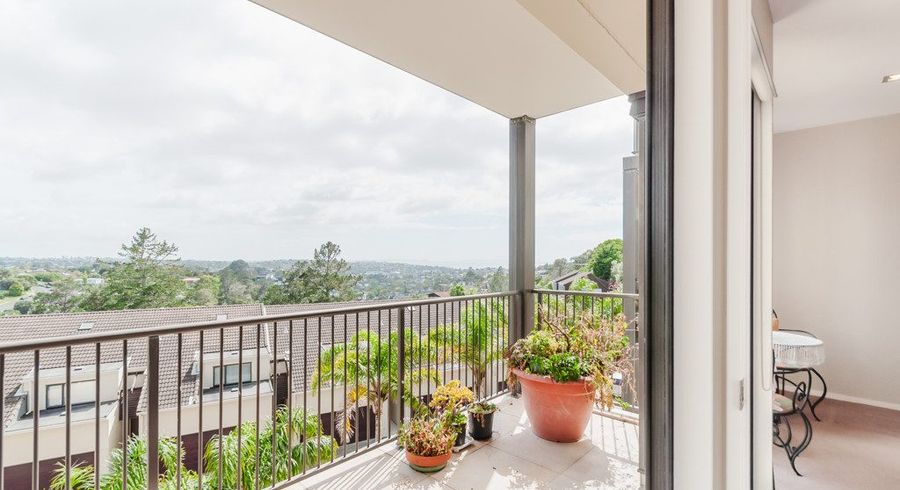  at B305/525 East Coast Road, Pinehill, North Shore City, Auckland