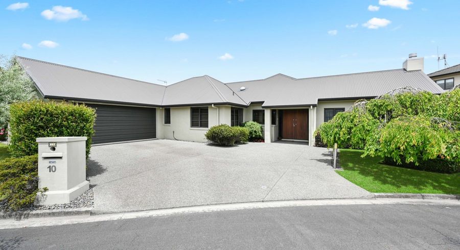  at 10 Aspen Court, Huntington, Hamilton