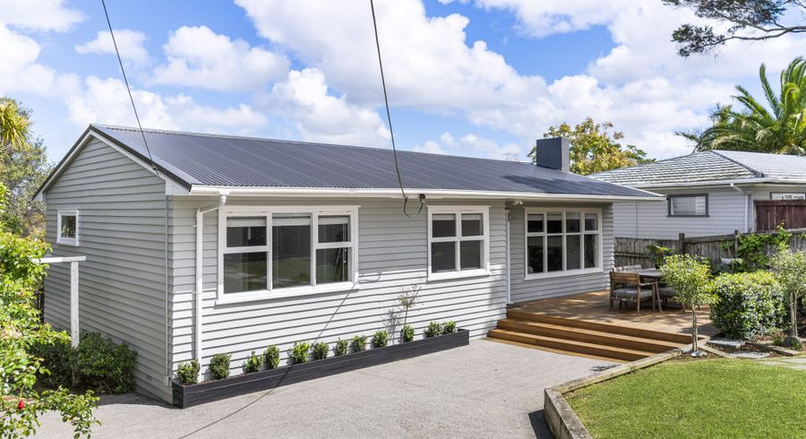  at 2/19 Drome View Place, Beach Haven, Auckland