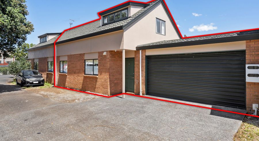  at 2/1 Melview Place, New Lynn, Auckland