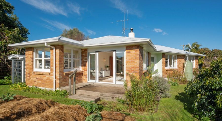  at 289 Chadwick Road, Gate Pa, Tauranga