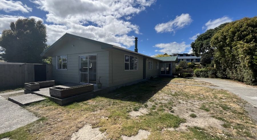  at 16 Hicks Crescent, Waikanae Beach, Kapiti Coast, Wellington