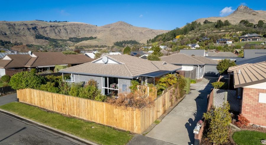  at 1/35 Laing Crescent, Heathcote Valley, Christchurch