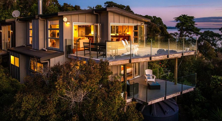  at 72 The Esplanade, Oneroa, Waiheke Island, Auckland