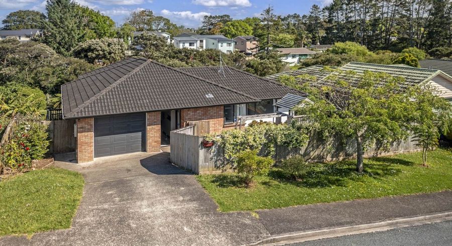  at 35 Jadewynn Drive, Massey, Waitakere City, Auckland