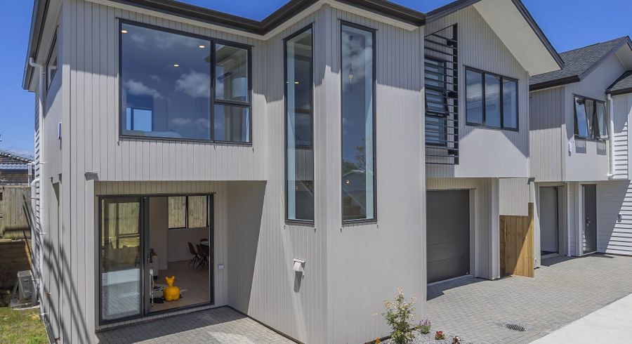  at 744 East Coast Road, Pinehill, Auckland