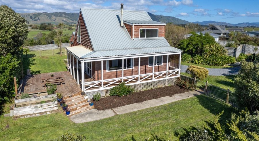  at 18 Kitchener Street, Te Horo Beach
