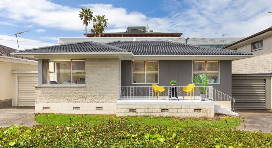  at 2/48 Taharoto Road, Takapuna, Auckland