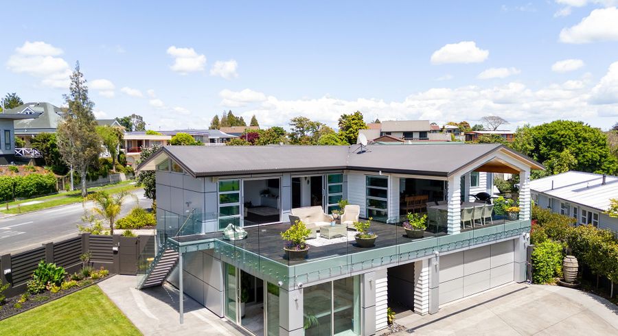  at 163 Lake Crescent, Hamilton Lake, Hamilton, Waikato