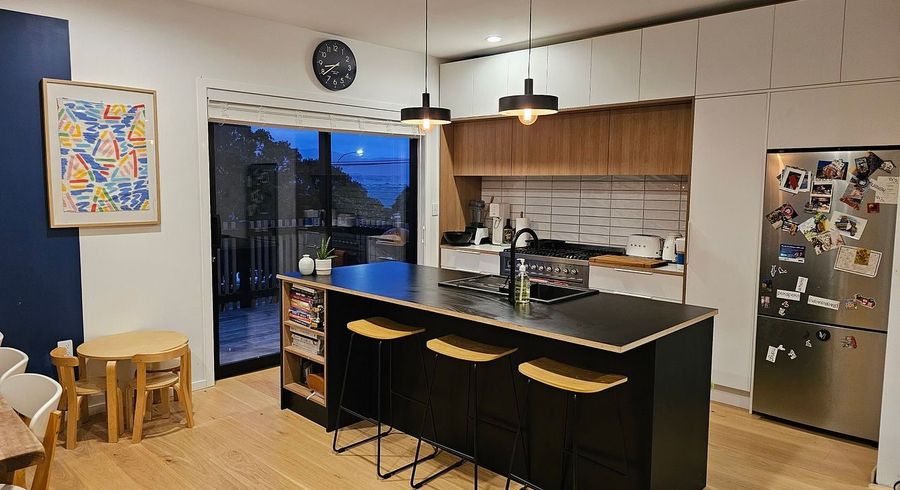  at 276 Queens Drive, Lyall Bay, Wellington, Wellington