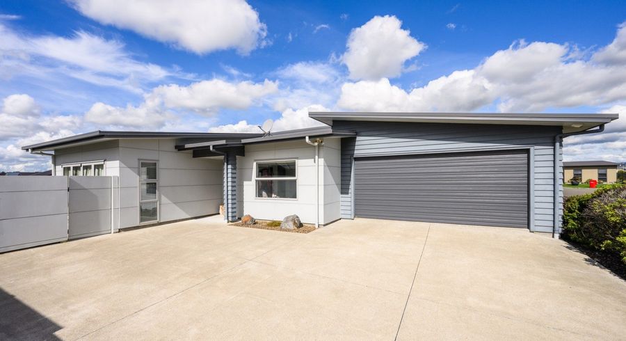  at 17 Lorenzo Place, Kelvin Grove, Palmerston North