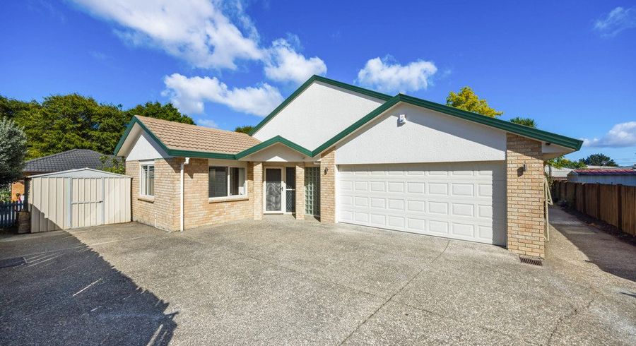  at 2/21 Elizabeth Avenue, Papatoetoe, Auckland