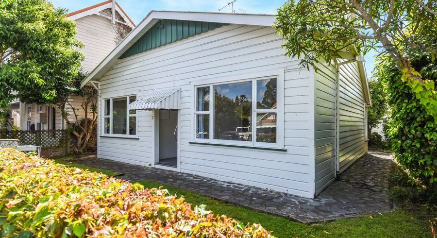 at 7 Shelbourne Street, Nelson, Nelson