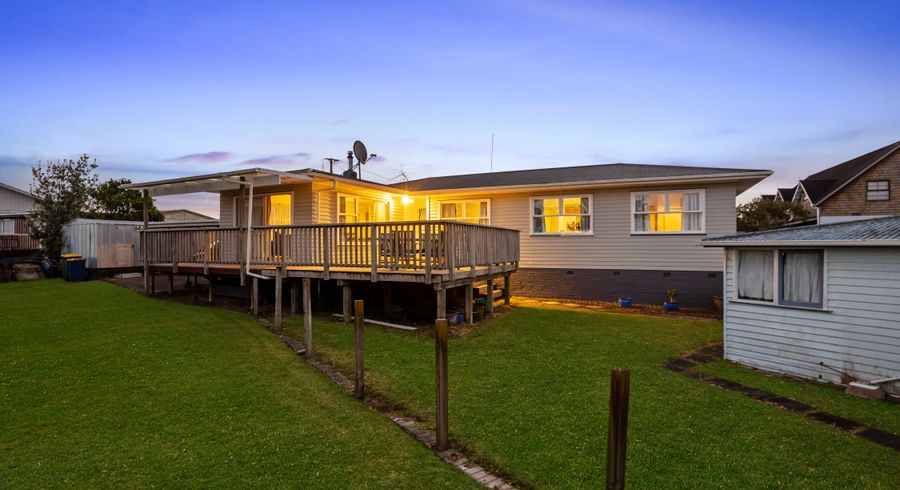  at 12 Taupo Street, Green Bay, Auckland
