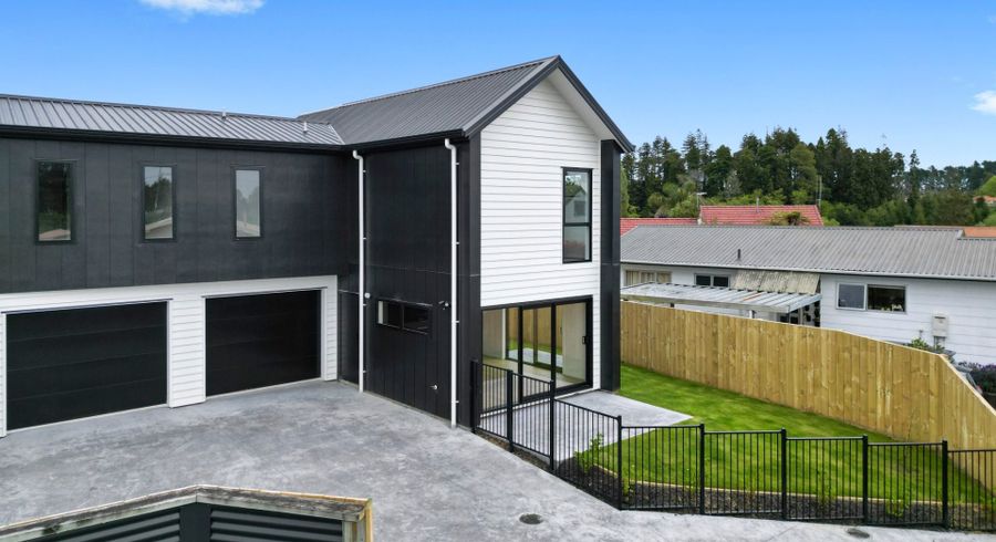  at 2/12 McEwan Place, Glenview, Hamilton, Waikato